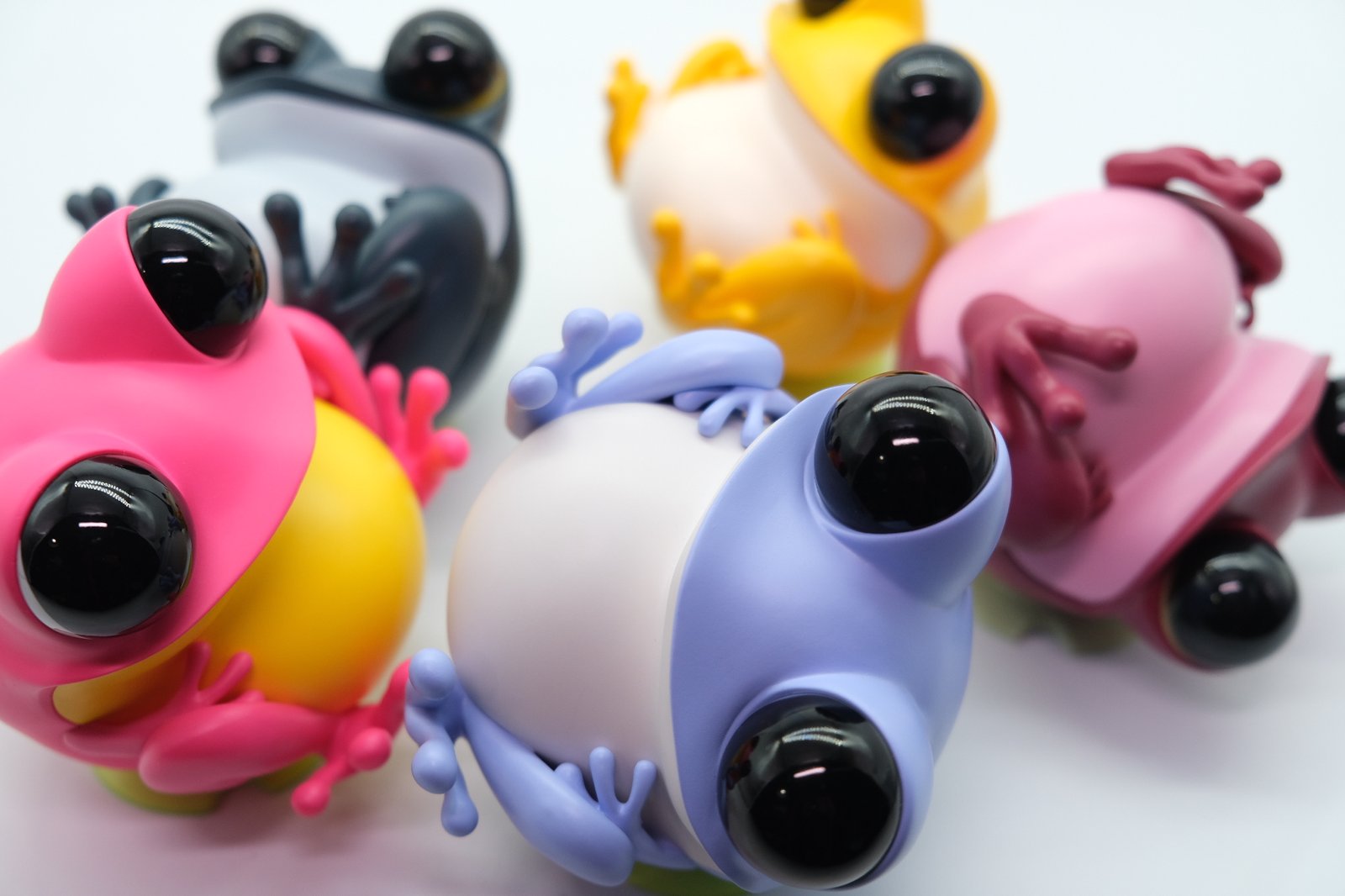 Tegooroo APO Frogs | twelveDot